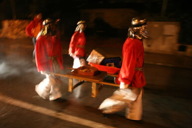 Patges amb encens cremant