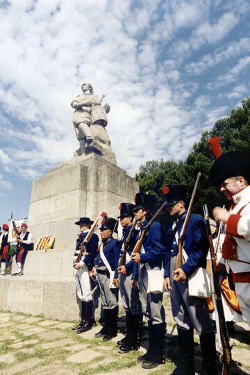 Acte davant el monument al Timbaler